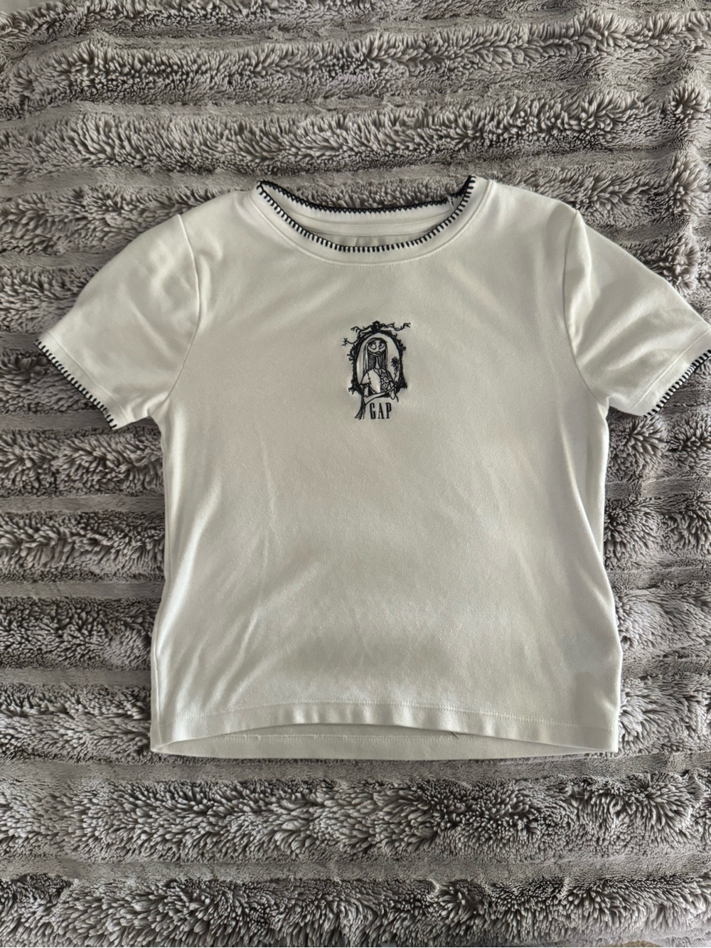 Gap x Disney Nightmare Before Christmas Women’s Sally Shrunken T Shirt M